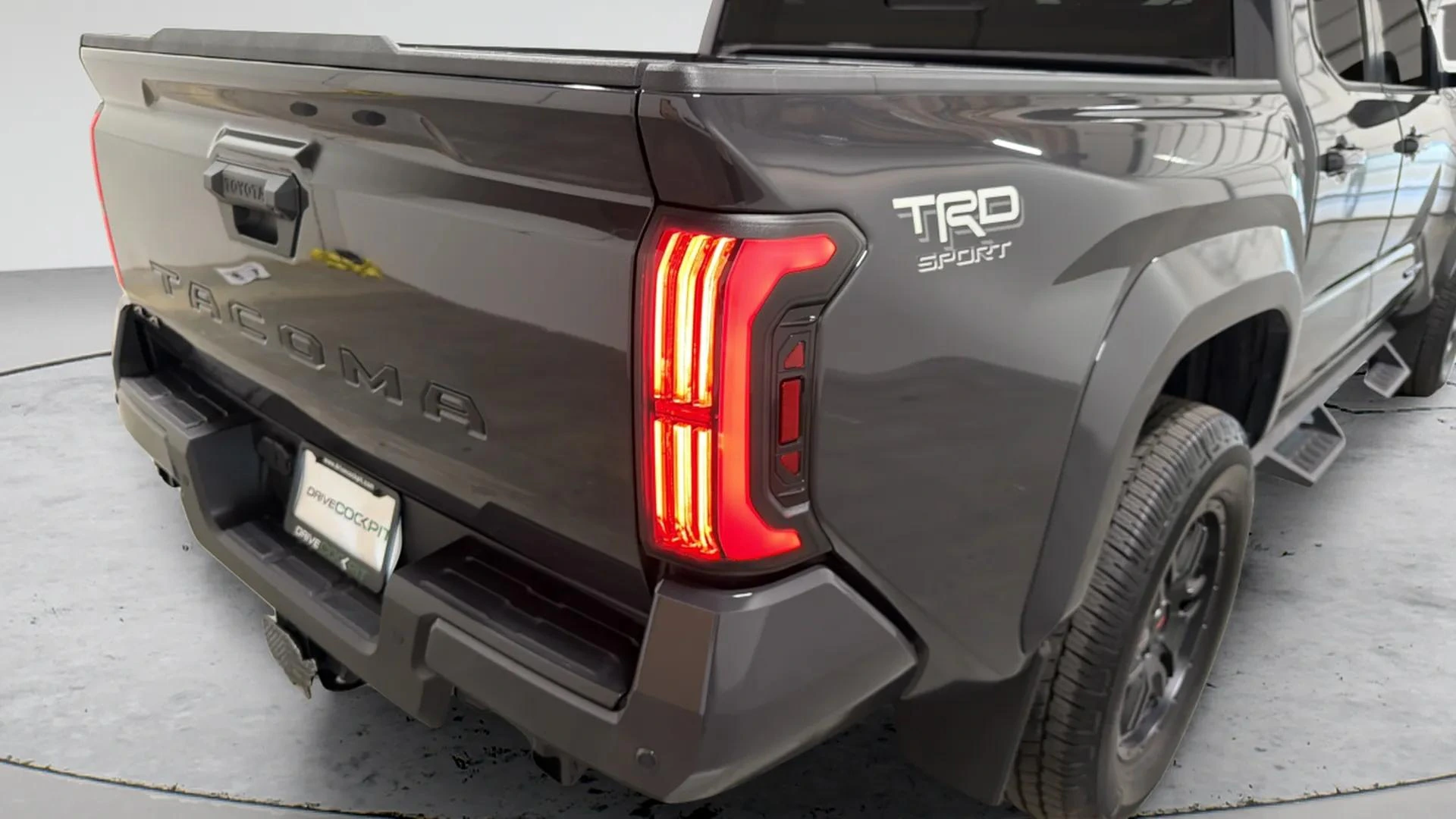2024 Toyota Tacoma TRD Sport - Photo 10