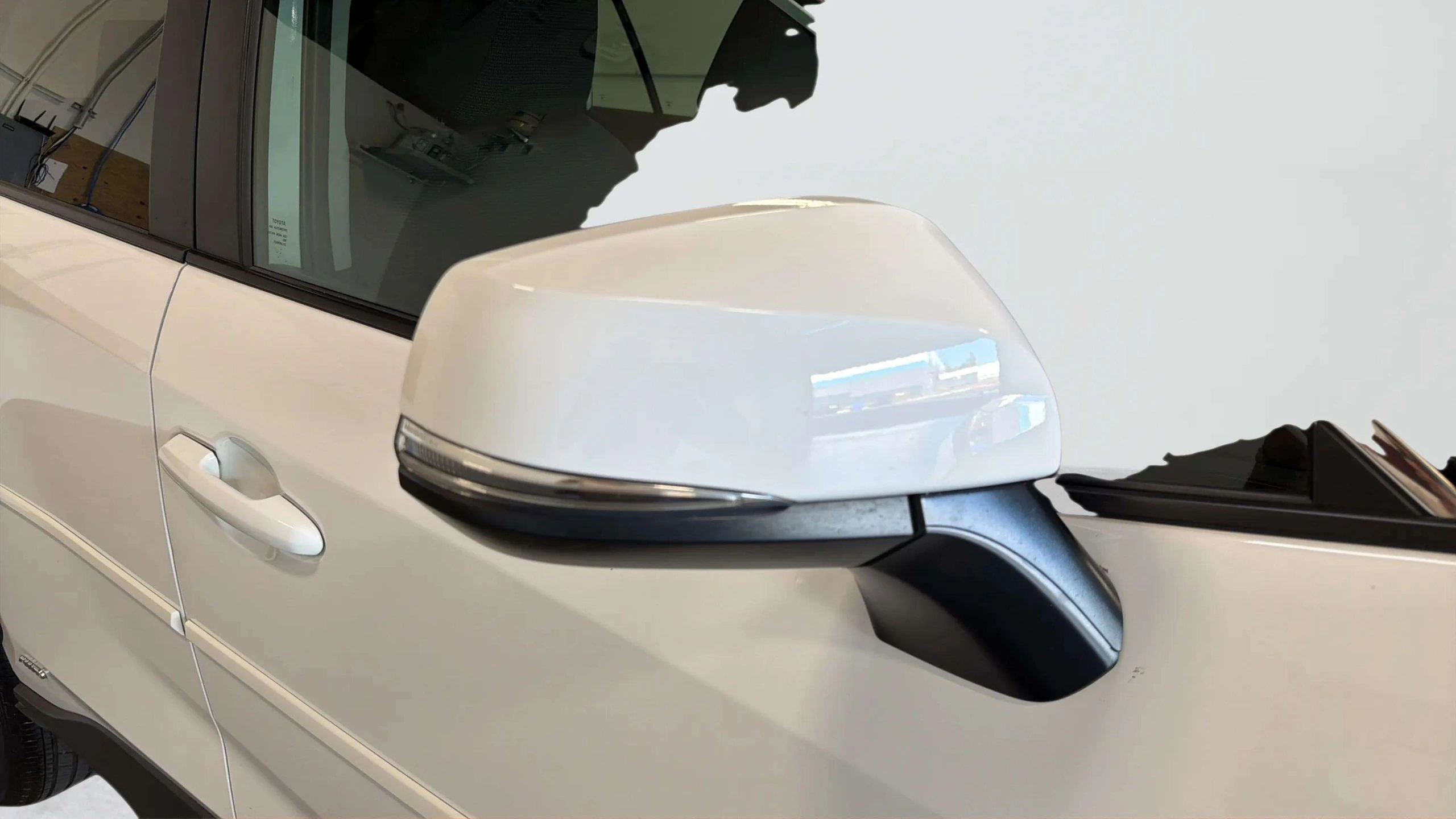 2024 Toyota RAV4 LE - Photo 16