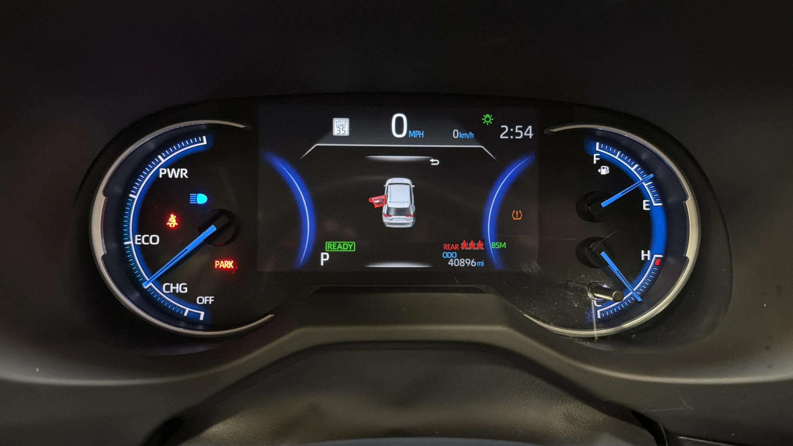 2024 Toyota RAV4 LE - Photo 35