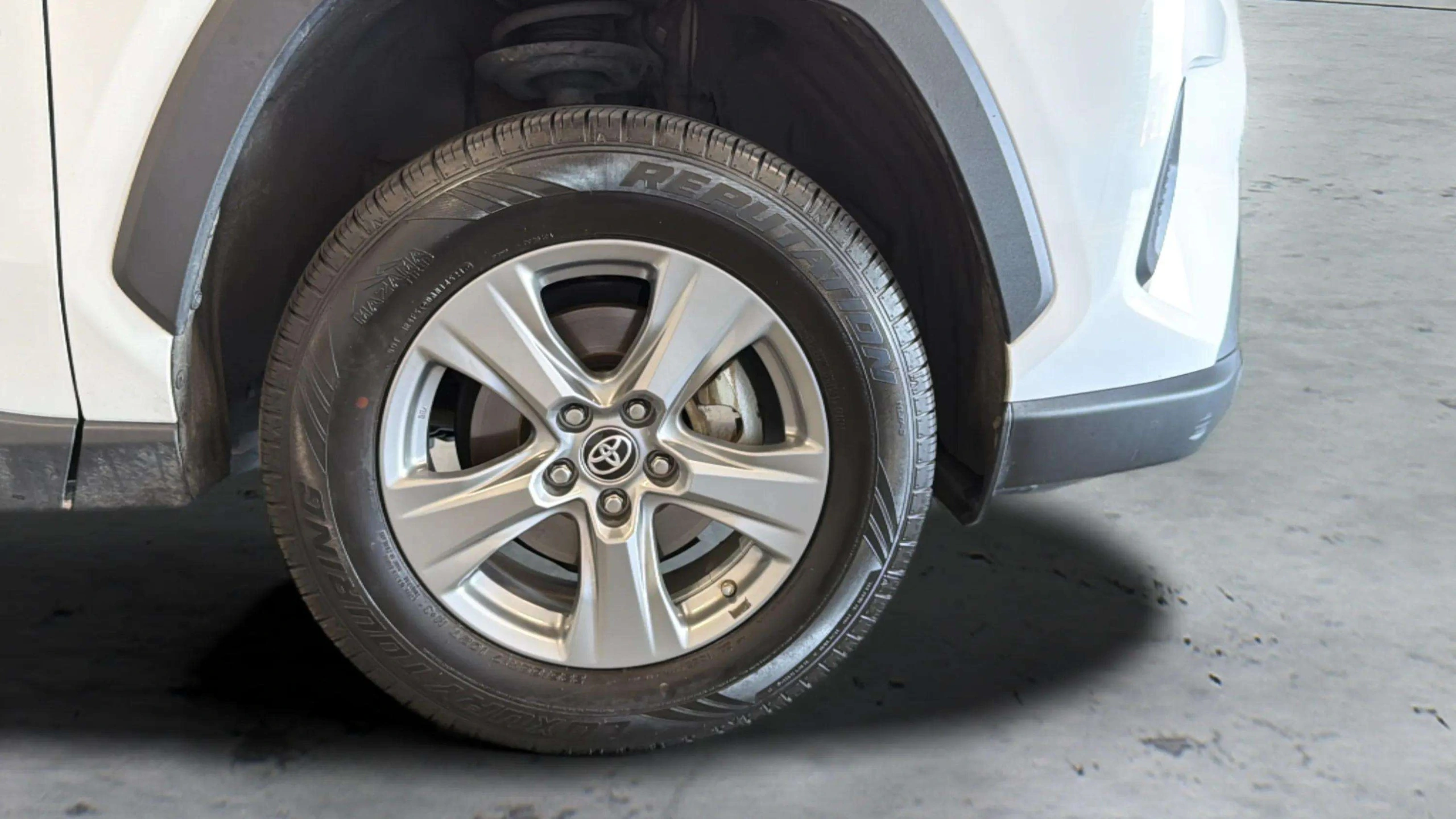 2024 Toyota RAV4 LE - Photo 11