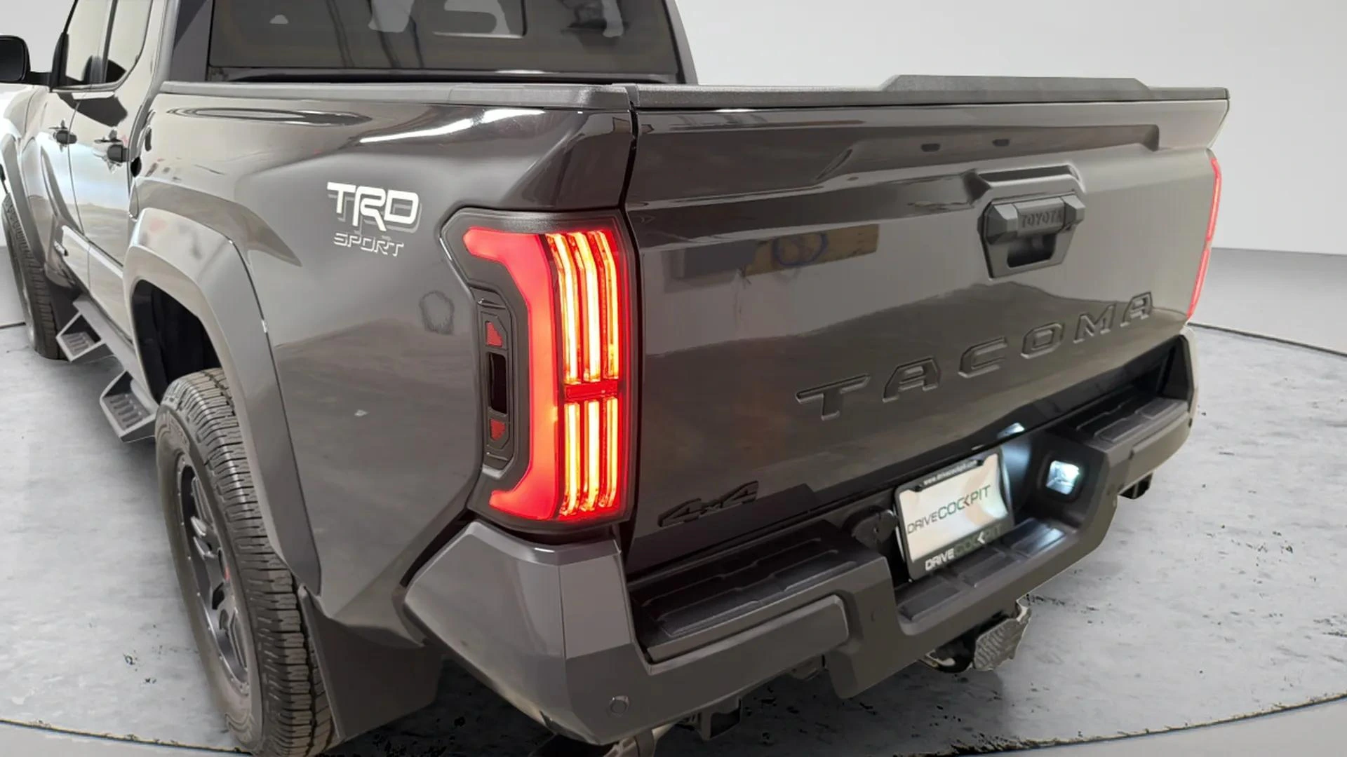 2024 Toyota Tacoma TRD Sport - Photo 9