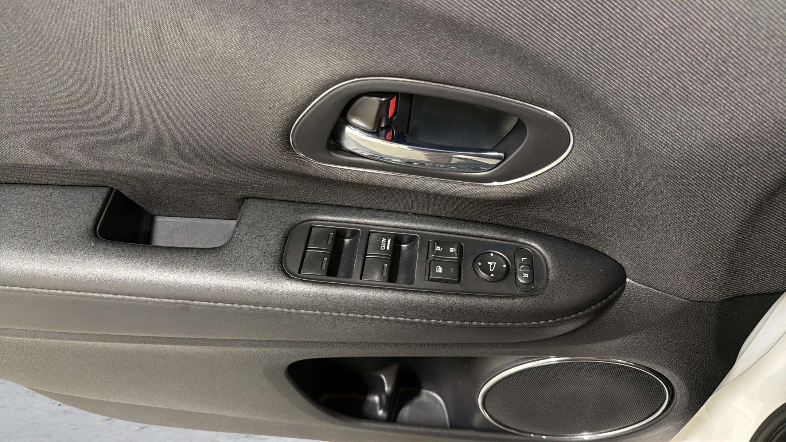 2021 Honda HR-V EX - Photo 38
