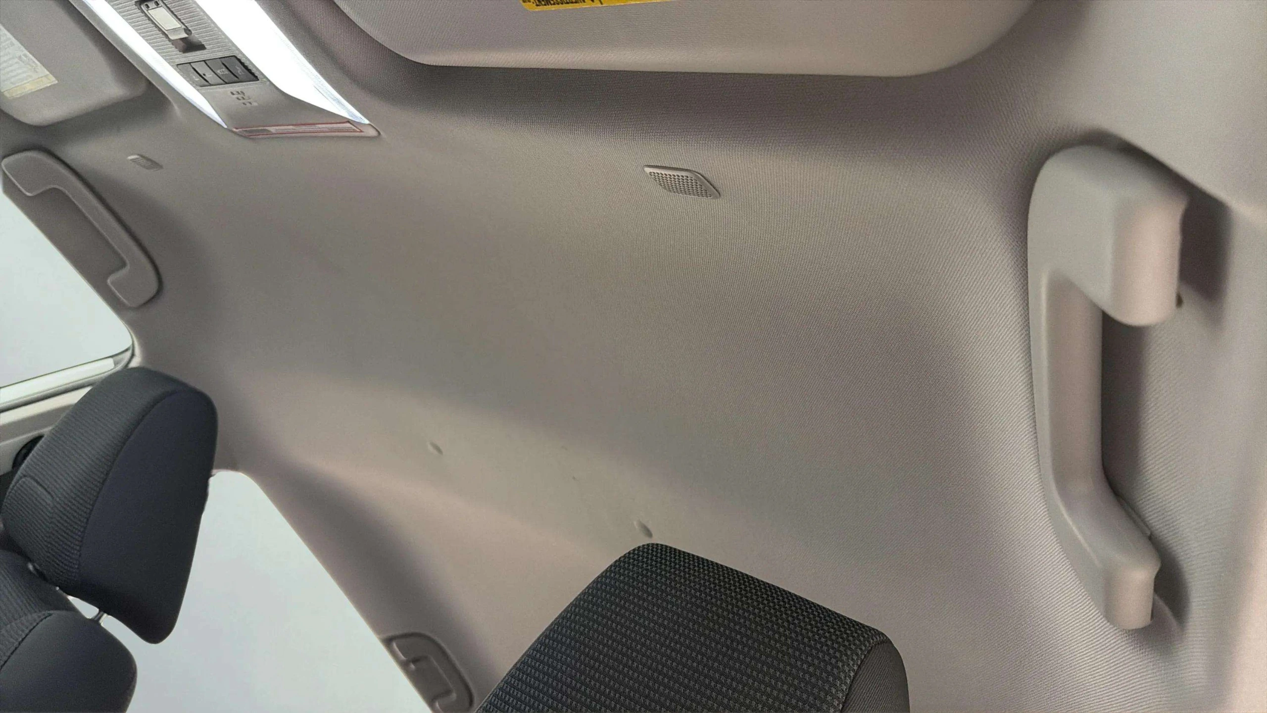 2024 Toyota RAV4 LE - Photo 37
