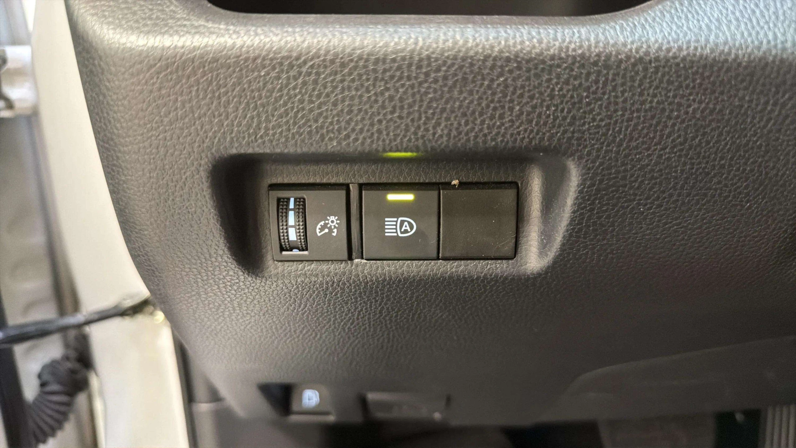 2024 Toyota RAV4 LE - Photo 25