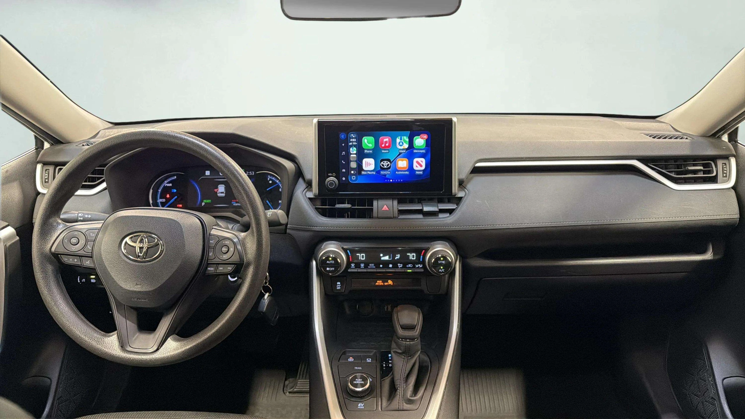 2024 Toyota RAV4 LE - Photo 20