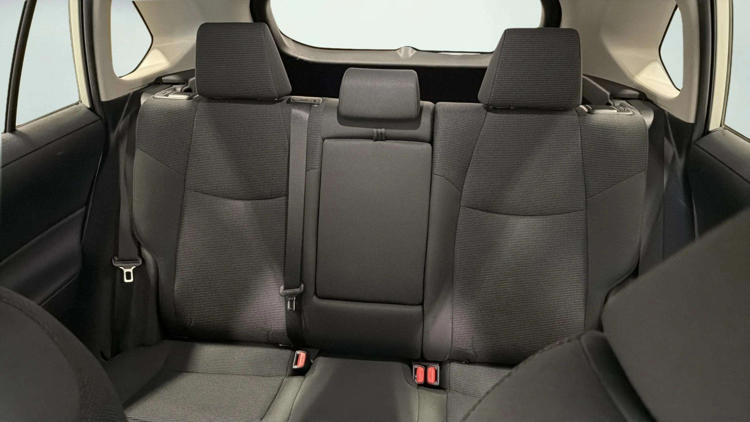 2024 Toyota RAV4 LE - Photo 34