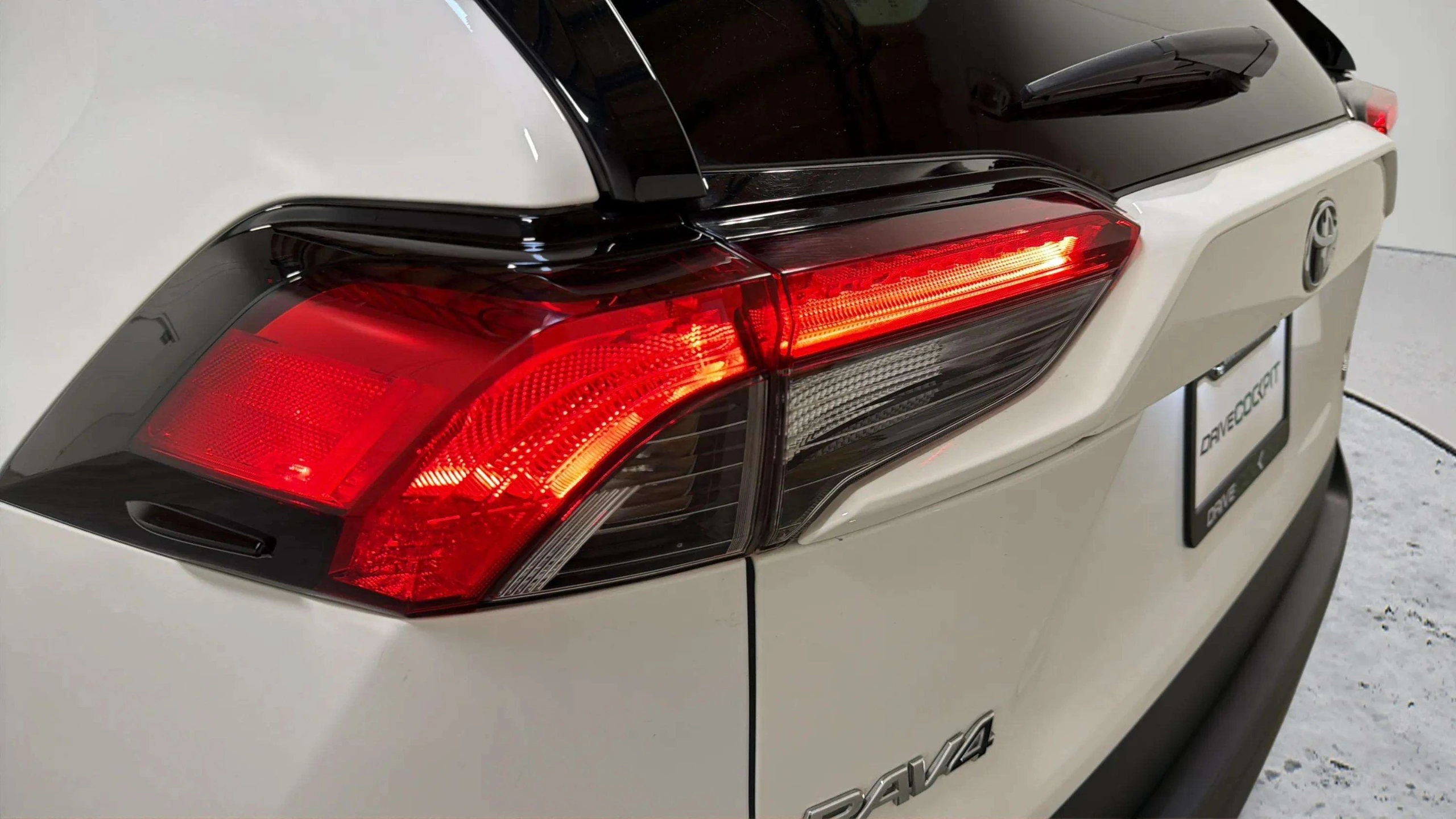 2024 Toyota RAV4 LE - Photo 19