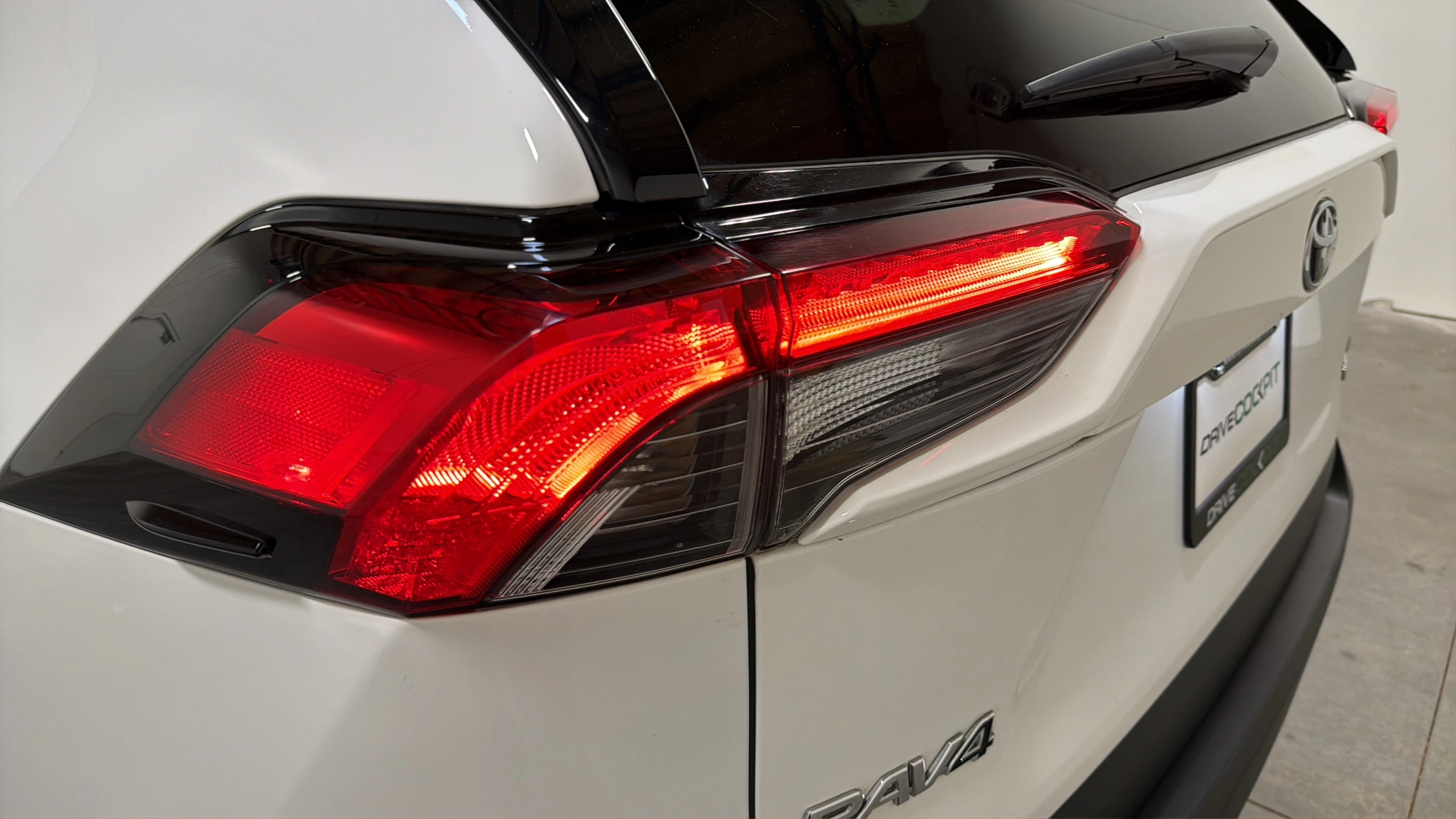 2024 Toyota RAV4 LE - Photo 47