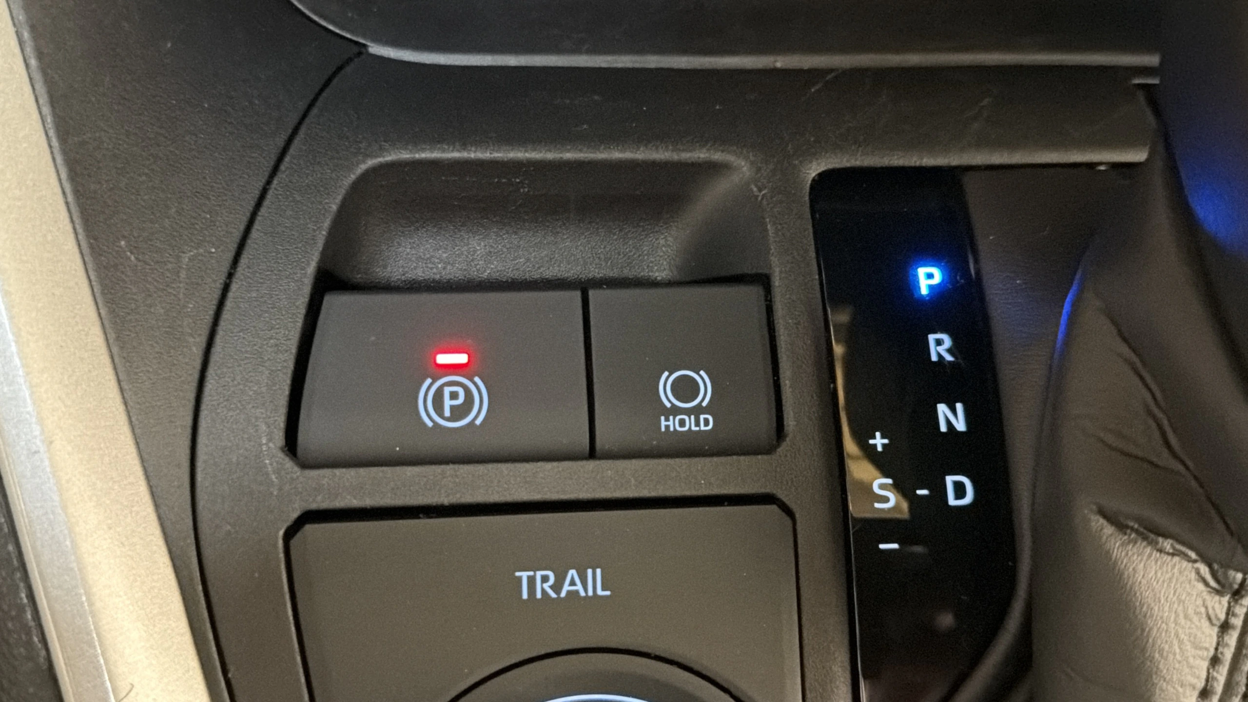 2024 Toyota RAV4 LE - Photo 45