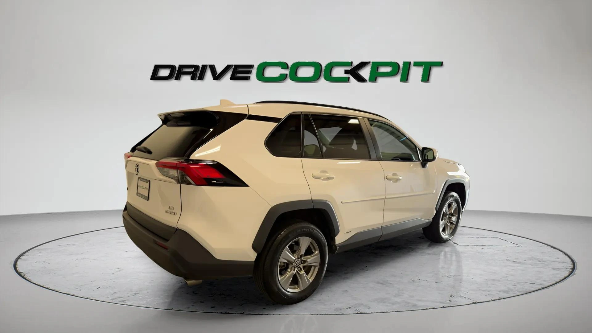 2024 Toyota RAV4 LE - Photo 7